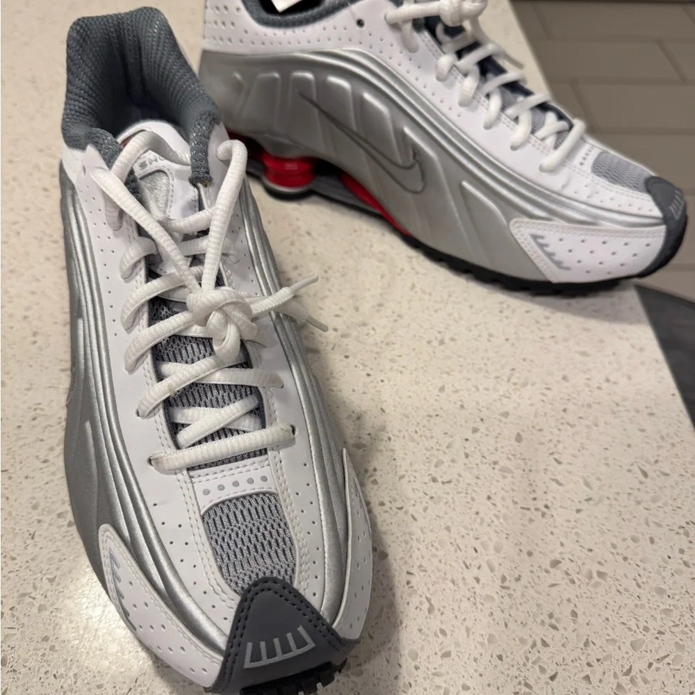 Nike Shox Men 8.5 2019 R4 Retro 'Comet Red' 2019 NWT Fight Club NWOB - Picture 12 of 12